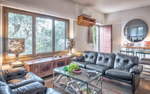 Cortona Deluxe: Mobilia, Interior Design, Divano, Soggiorno, Pavimentazione, Camera, Appartamento, Casa, Soffitto, Pavimento