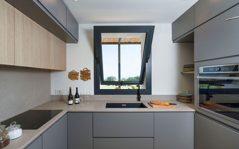 Villa Campo Verde: Cucina, Elettrodomestico Da Cucina, Controsoffitto, Interior Design, Cabinetry, Apparecchio Major, Elettrodomestico, Pavimentazione, Casa, Cucina Stufa