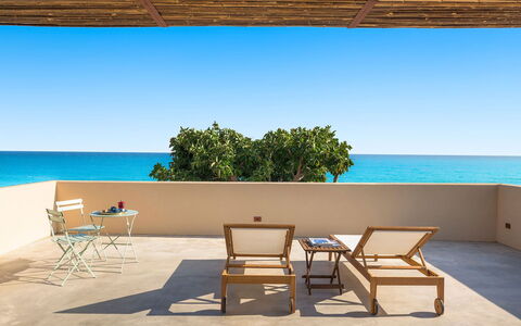 Villa Paprika: Blu, Mare, Orizzonte, Oceano, Mobilia, Costiera E Morfologie Oceanic, Mobili Da Esterno, Shade, Spiaggia, Costa