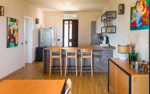 Villa Paprika: Mobilia, Interior Design, Legna, Pavimentazione, Cucina & Sala Da Pranzo Tavolo, Pavimento, Sedia, Tavolo, Soffitto, Sala Da Pranzo