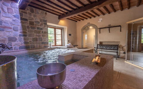 Villa Grevigiana: Pavimentazione, Architettura, Vasca Da Bagno, Materiale Composito, Piscina, Idraulico Fixture, Ricorrere, Estate, Piastrella
