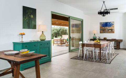 Villa Clemente: Mobilia, Pavimentazione, Interior Design, Pavimento, Tavolo, Sedia, Legna, Cucina & Sala Da Pranzo Tavolo, Camera, Sala Da Pranzo