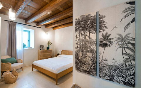 Villa del Sole: Mobilia, Interior Design, Letto, Pavimentazione, Parete, Camera Da Letto, Pavimento, Legna, Camera, Casa