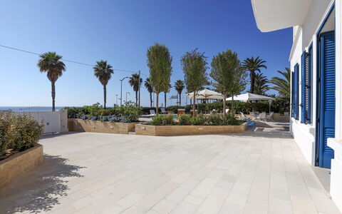 Casa Leuca: Shade, Mobili Da Esterno, Ricorrere, Mare, Sedia, Hotel, Eco Hotel, Ombrello, Località Balneare