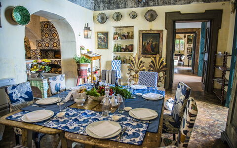 Villa San Giacomo: Mobilia, Interior Design, Tavolo, Tovaglia, Sala Da Pranzo, Sedia, Porcellana, Biancheria, Cucina & Sala Da Pranzo Tavolo, Dishware