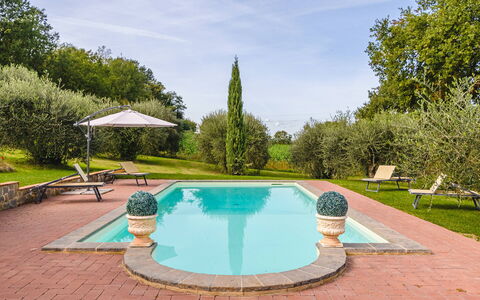 Villa dei Fiori: Piscina, Giardino, Giochi D'Acqua, Estate, Landscaping, Ricorrere, Hacienda, Eco Hotel, Cortile, Villa