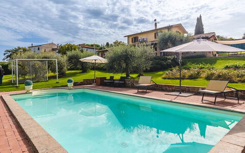 Villa dei Fiori: Piscina, Ricorrere, Hacienda, Estate, Eco Hotel, Villa, Cortile, Hotel, Landscaping, Backyard