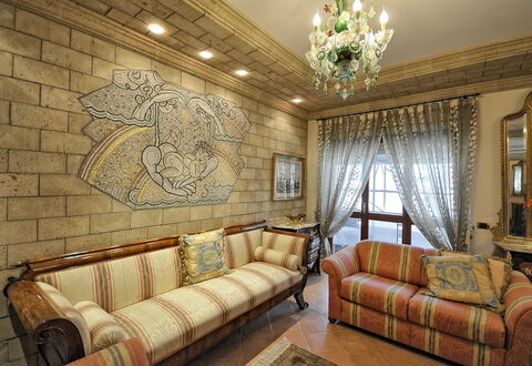 Apartment Bright: Mobilia, Interior Design, Pavimentazione, Parete, Pavimento, Legna, Soffitto, Divano, Illuminazione, Soggiorno