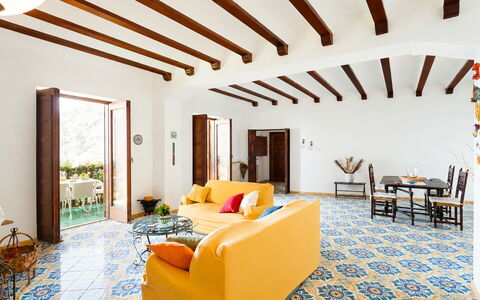 Casa Annalu: Pavimentazione, Mobilia, Pavimento, Interior Design, Casa, Porta, Soffitto, Sedia, Camera, Soggiorno
