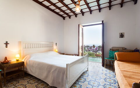 Casa Annalu: Parete, Pavimento, Pavimentazione, Mobilia, Interior Design, Camera Da Letto, Soffitto, Letto, Telaio Del Letto, Camera