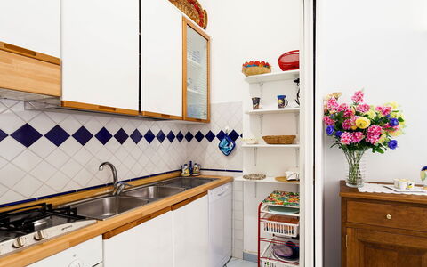 Casa Dorothea 1: Cucina, Pavimentazione, Interior Design, Controsoffitto, Apparecchio Major, Elettrodomestico Da Cucina, Cabinetry, Pavimento, Camera, Casa