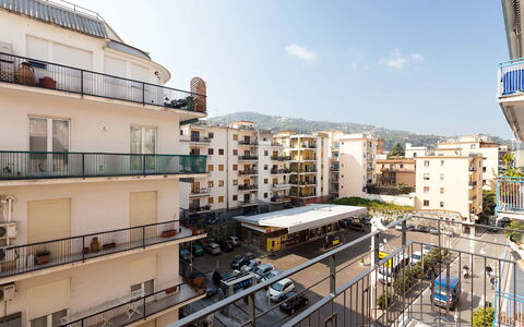 Casa Gina: Costruzione, Appartamento, Città, Zona Urbana, Zona Residenziale, Cittadina, Quartiere, Balcone, Condominio, Urban Design