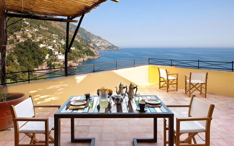 Casa la Riva: Mobilia, Sedia, Tavolo, Mobili Da Esterno, Cucina & Sala Da Pranzo Tavolo, Tavolo Esterno, Ricorrere, Tavolino Da Caffè, Sala Da Pranzo, Eco Hotel