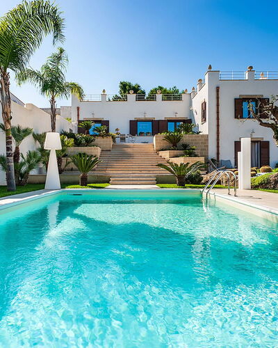Villa la Pigna: Blu, Piscina, Architettura, Ricorrere, Estate, Giardino, Landscaping, Hacienda, Dimora, Villa
