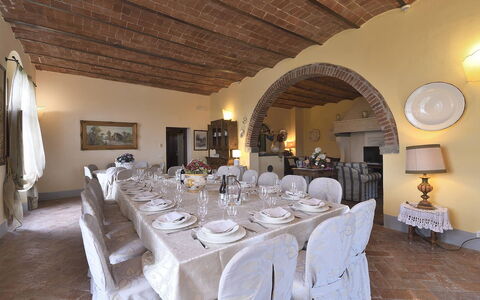 Villa Michelangelo: Mobilia, Casa, Sedia, Villa, Cucina & Sala Da Pranzo Tavolo, Pianta Della Casa, Sala Da Pranzo, Hotel, Vaso Di Fiori, Lampada