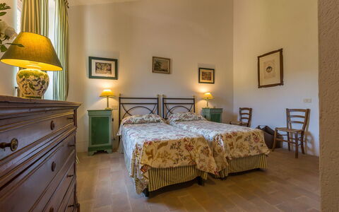Villa Molinazzo 10: Mobilia, Interior Design, Parete, Camera Da Letto, Soffitto, Letto, Camera, Pavimentazione, Lenzuolo, Pavimento