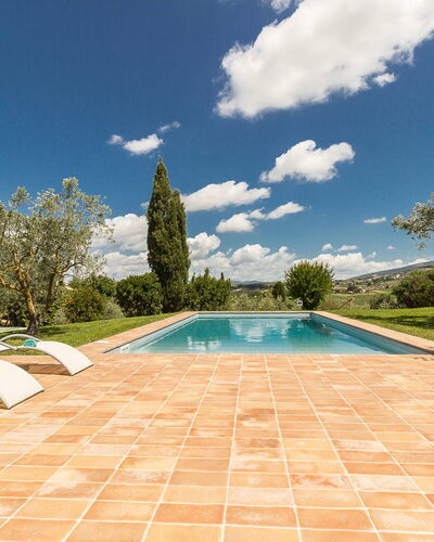 Villa Molinazzo 14: Piscina, Mobili Da Esterno, Giardino, Landscaping, Flagstone, Shade, Piastrella, Ricorrere, Eco Hotel, Giochi D'Acqua