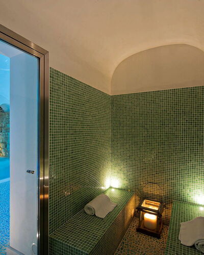 Villa Moresca: Pavimentazione, Pavimento, Materiale Composito, Piscina, Piastrella, Soffitto, Ricorrere, Hotel, Design, Vasca Da Bagno