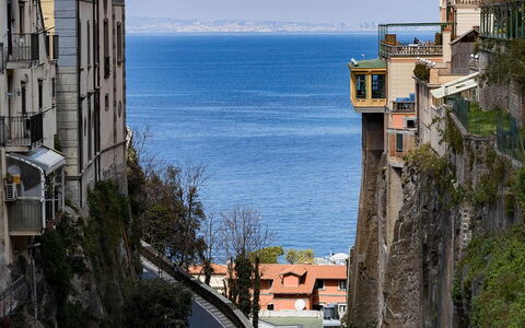 Casa Chicco: Zona Residenziale, Quartiere, Costiera E Morfologie Oceanic, Costa, Appartamento, Mare, Sobborgo, Oceano, Balcone, Promontorio