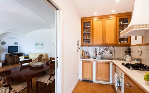 Casa Dorothea 2: Mobilia, Interior Design, Cucina, Pavimentazione, Controsoffitto, Legna, Elettrodomestico Da Cucina, Soffitto, Pavimento, Cabinetry