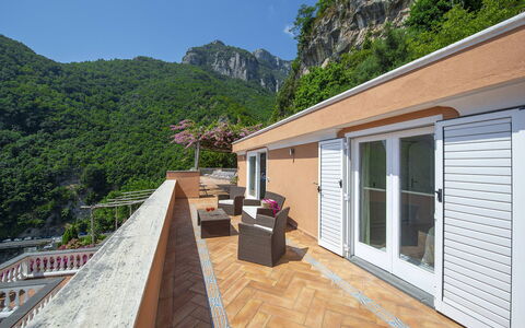 Casa Gioia: Montagna, Catena Montuosa, Sedia, Latifoglie, Balcone, Paesino Di Montagna, Eco Hotel, Ricorrere, Scarpata