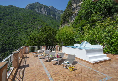 Casa Gioia: Geografia Montane, Montagna, Collina, Catena Montuosa, Piscina, Ricorrere, Hill Station, Valle, Eco Hotel, Cresta