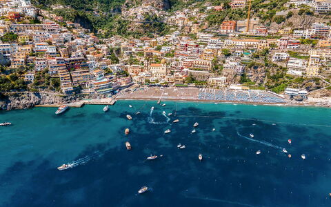 Casa Palazzo: Corpo D'Acqua, Costa, Mare, Estate, Costiera E Morfologie Oceanic, Barca, Spiaggia, Attrazione Turistica, Oceano, Moto D'Acqua