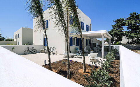 Casa Riccio: Zona Residenziale, Casa, Materiale Composito, Appartamento, Shade, Estate, Calcestruzzo, Villa, Balcone