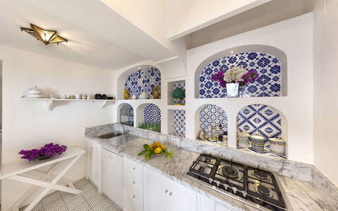 Mansour: Interior Design, Pavimentazione, Pavimento, Piastrella, Cucina, Design, Pianta Della Casa, Controsoffitto, Disegno Floreale, Vaso Di Fiori