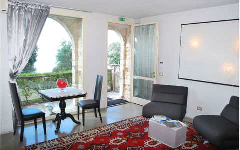 Villa Bastiano: Mobilia, Interior Design, Pavimentazione, Pavimento, Illuminazione, Camera, Divano, Tavolo, Appartamento, Soggiorno