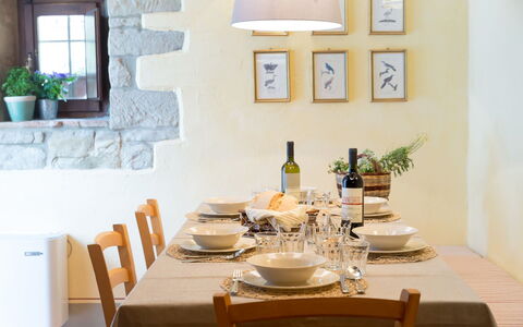 Villa Beatrice: Mobilia, Interior Design, Sedia, Tavolo, Sala Da Pranzo, Legna, Cucina & Sala Da Pranzo Tavolo, Tavola, Pavimentazione, Soffitto