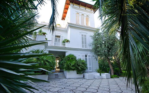 Villa Correale: Casa, Zona Residenziale, Ricorrere, Estate, Dimora, Hacienda, Balcone, Villa, Shade
