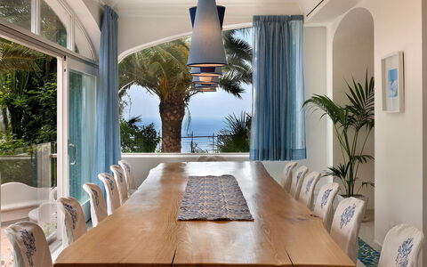 Villa delle Sirene: Mobilia, Interior Design, Tavolo, Legna, Sedia, Illuminazione, Pavimentazione, Cucina & Sala Da Pranzo Tavolo, Pavimento, Sala Da Pranzo