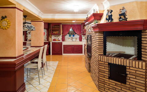 Villa Gemma: Interior Design, Pavimentazione, Mobilia, Pavimento, Soffitto, Illuminazione, Camera, Sedia, Lampada, Cucina