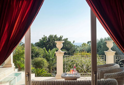 Villa Gemma: Mobilia, Interior Design, Tenda, Finestra Trattamento, Sedia, Per Finestre, Shade, Eco Hotel, Soggiorno, Pianta Della Casa