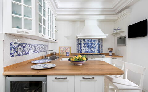 Villa Ieranto 6: Cucina, Interior Design, Controsoffitto, Cabinetry, Pavimentazione, Mobilia, Casa, Pavimento, Elettrodomestico Da Cucina, Illuminazione