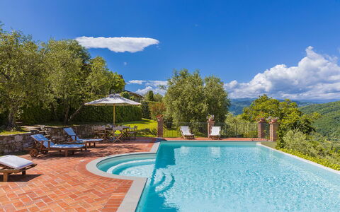 Villa Il Castagno: Blu, Piscina, Eco Hotel, Hacienda, Agriturismo, Villa, Landscaping, Ricorrere