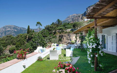 Villa Il Sogno di Praiano: Giardino, Hill Station, Landscaping, Catena Montuosa, Hacienda, Estate, Ricorrere, Cortile, Villa, Eco Hotel