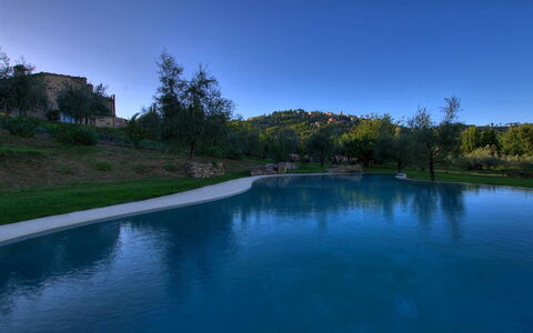 Villa Incanto: Blu, Acqua, Natura, Paesaggio, Piscina, Riflessione, Serbatoio, Stagno, Landscaping, Giochi D'Acqua