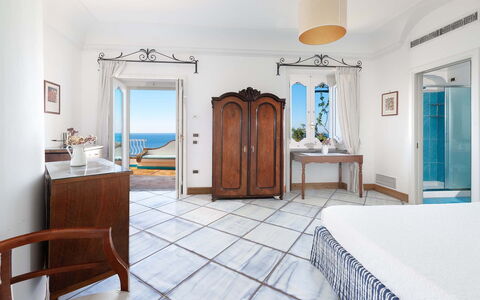Villa Magnolia: Mobilia, Pavimentazione, Interior Design, Pavimento, Tavolo, Mare, Soffitto, Appartamento, Ricorrere, Camera