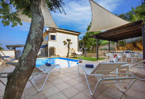 Villa Mouna: Piscina, Shade, Ricorrere, Sedia, Mobili Da Esterno, Tempo Libero, Estate, Ombrello, Eco Hotel, Hacienda