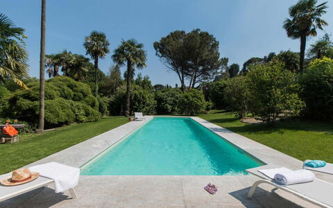 Villa Romantica: Piscina, Ricorrere, Tempo Libero, Shade, Giardino, Landscaping, Mobili Da Esterno, Eco Hotel, Giochi D'Acqua