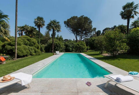 Villa Romantica: Piscina, Ricorrere, Tempo Libero, Shade, Giardino, Landscaping, Mobili Da Esterno, Eco Hotel, Giochi D'Acqua
