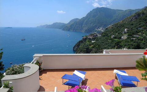 Villa Valeria: Blu, Mare, Ricorrere, Balcone, Costa, Eco Hotel, Pianta Della Casa, Vaso Di Fiori, Villa, Hotel