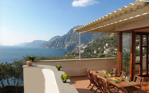 Villa Valeria: Mobilia, Tavolo, Sedia, Costiera E Morfologie Oceanic, Mare, Costa, Mobili Da Esterno, Ricorrere, Catena Montuosa, Cucina & Sala Da Pranzo Tavolo