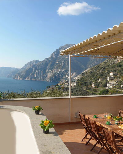 Villa Valeria: Mobilia, Tavolo, Sedia, Costiera E Morfologie Oceanic, Mare, Costa, Mobili Da Esterno, Ricorrere, Catena Montuosa, Cucina & Sala Da Pranzo Tavolo
