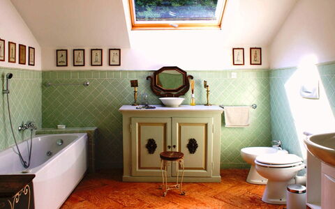 Villa Virginia: Pavimentazione, Interior Design, Idraulico Fixture, Pavimento, Bagno, Rubinetto, Idraulico, Piastrella, Lavandino Del Bagno, Lavello