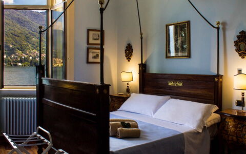 Villa Virginia: Mobilia, Interior Design, Camera Da Letto, Letto, Camera, Lampada, Telaio Del Letto, Lampada, Appartamento, Soffitto