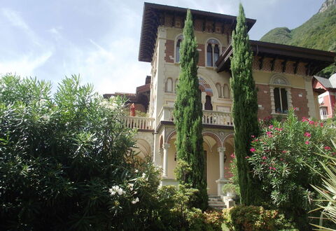 Zarina: Casa, Hacienda, Estate, Dimora, Giardino, Villa, Cortile, Colonna, Casa Storica