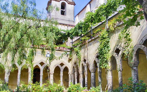 Casa Milena: Arbusto, Arco, Giardino, Hacienda, Cortile, Cortile, Arcade, Estate, Landscaping, Abbazia